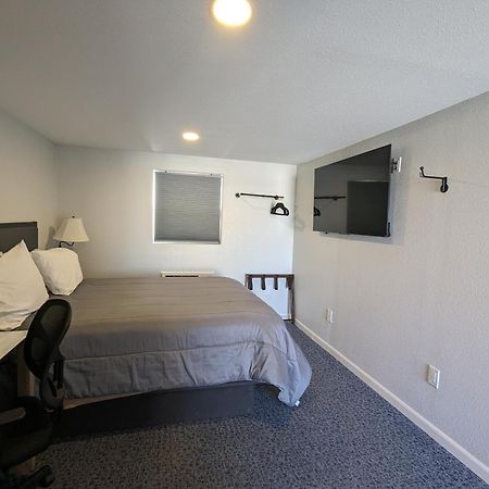 Snowy Mountain Inn Saratoga Bagian luar foto