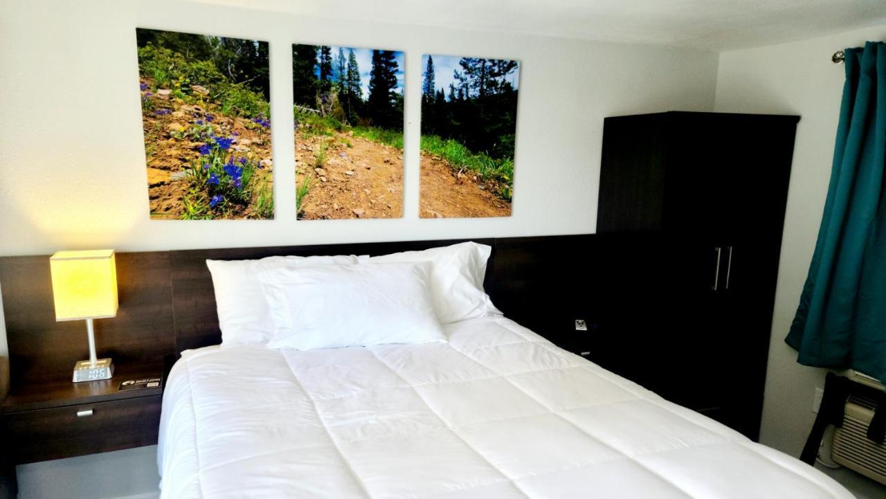 Snowy Mountain Inn Saratoga Bagian luar foto