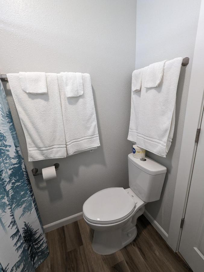 Snowy Mountain Inn Saratoga Bagian luar foto
