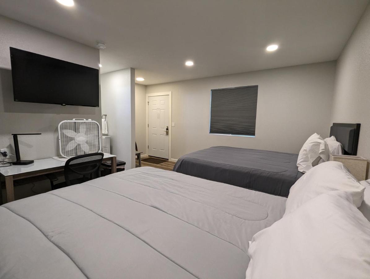 Snowy Mountain Inn Saratoga Bagian luar foto