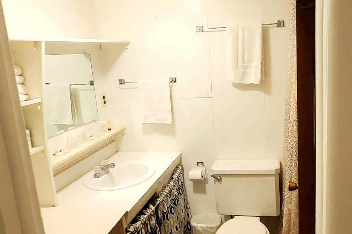Snowy Mountain Inn Saratoga Bagian luar foto