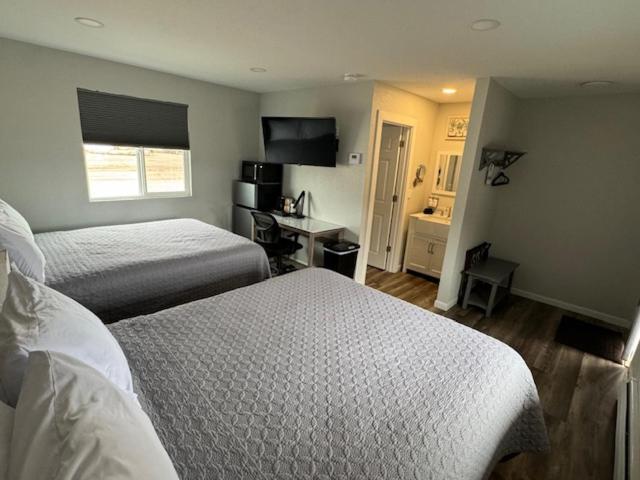 Snowy Mountain Inn Saratoga Bagian luar foto